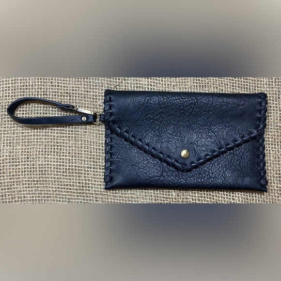 Clutch/Purse/Wallet/Wristlet Black Faux Leather Wrist Strap w/Clasp - Picture 1 of 4